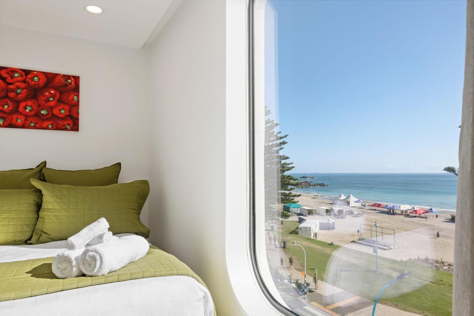 Oceanside Bliss - Absolute Beachfront - Uninterrupted Ocean Views With Pool Apartment Mount Maunganui Luaran gambar