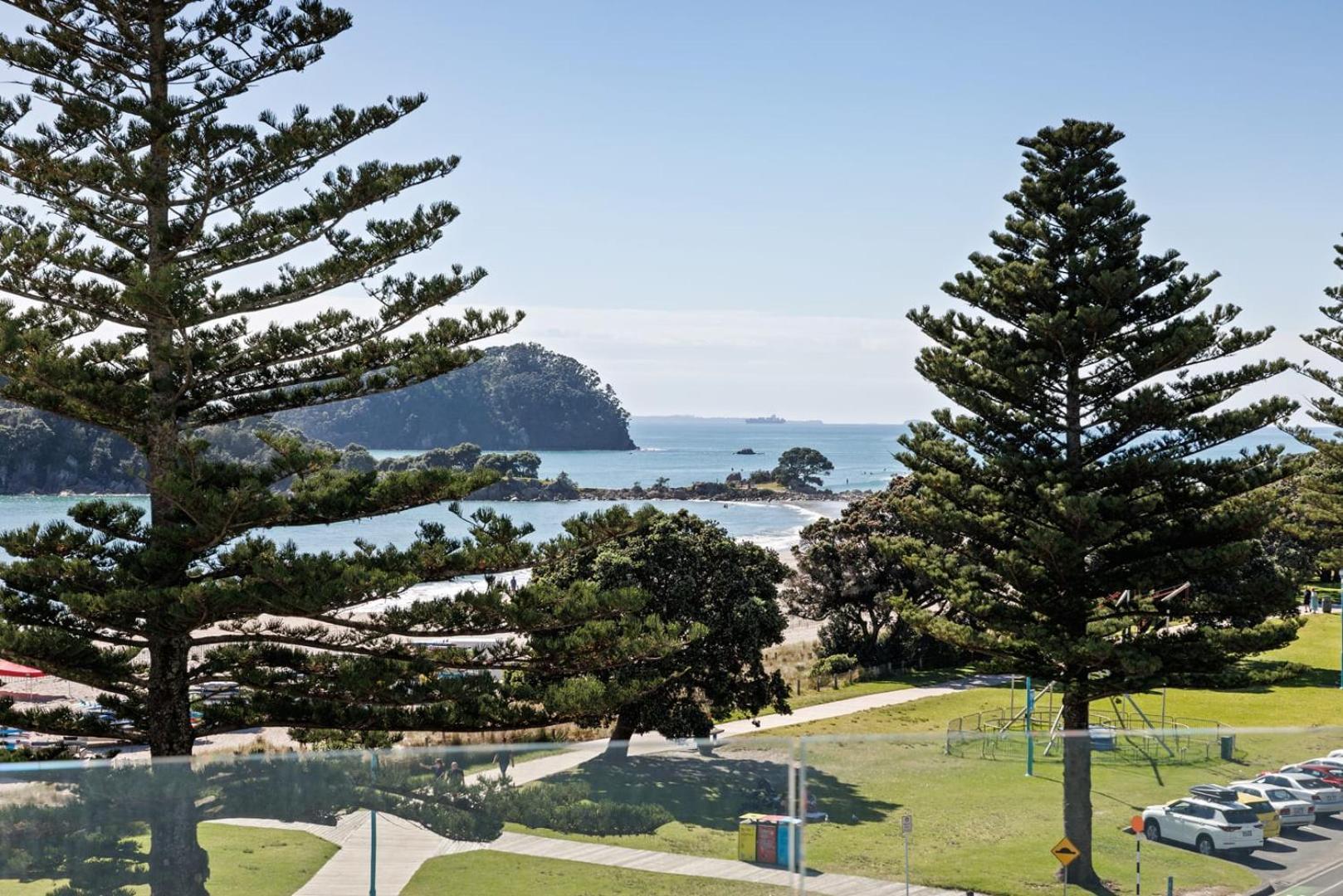 Oceanside Bliss - Absolute Beachfront - Uninterrupted Ocean Views With Pool Apartment Mount Maunganui Luaran gambar