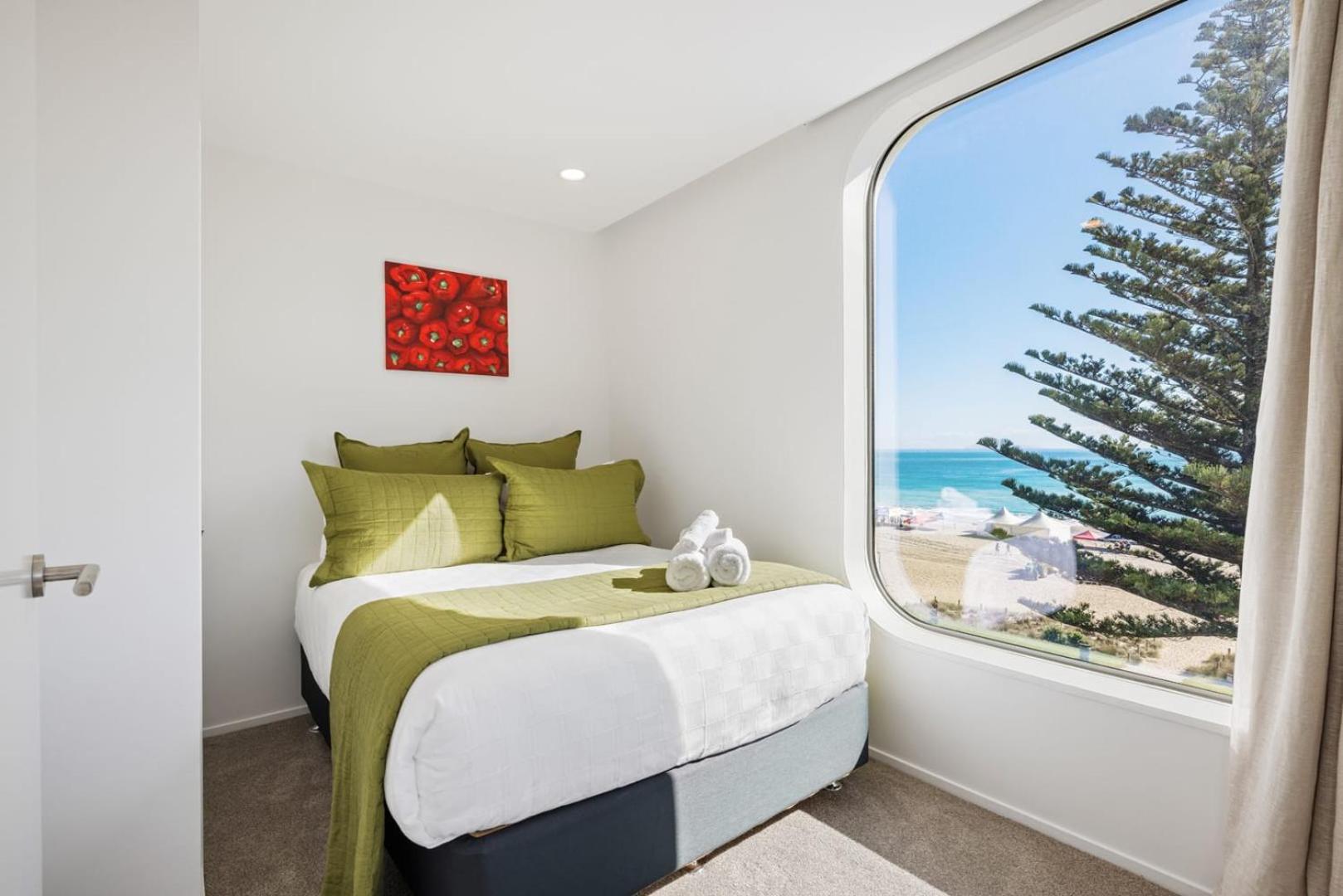 Oceanside Bliss - Absolute Beachfront - Uninterrupted Ocean Views With Pool Apartment Mount Maunganui Luaran gambar