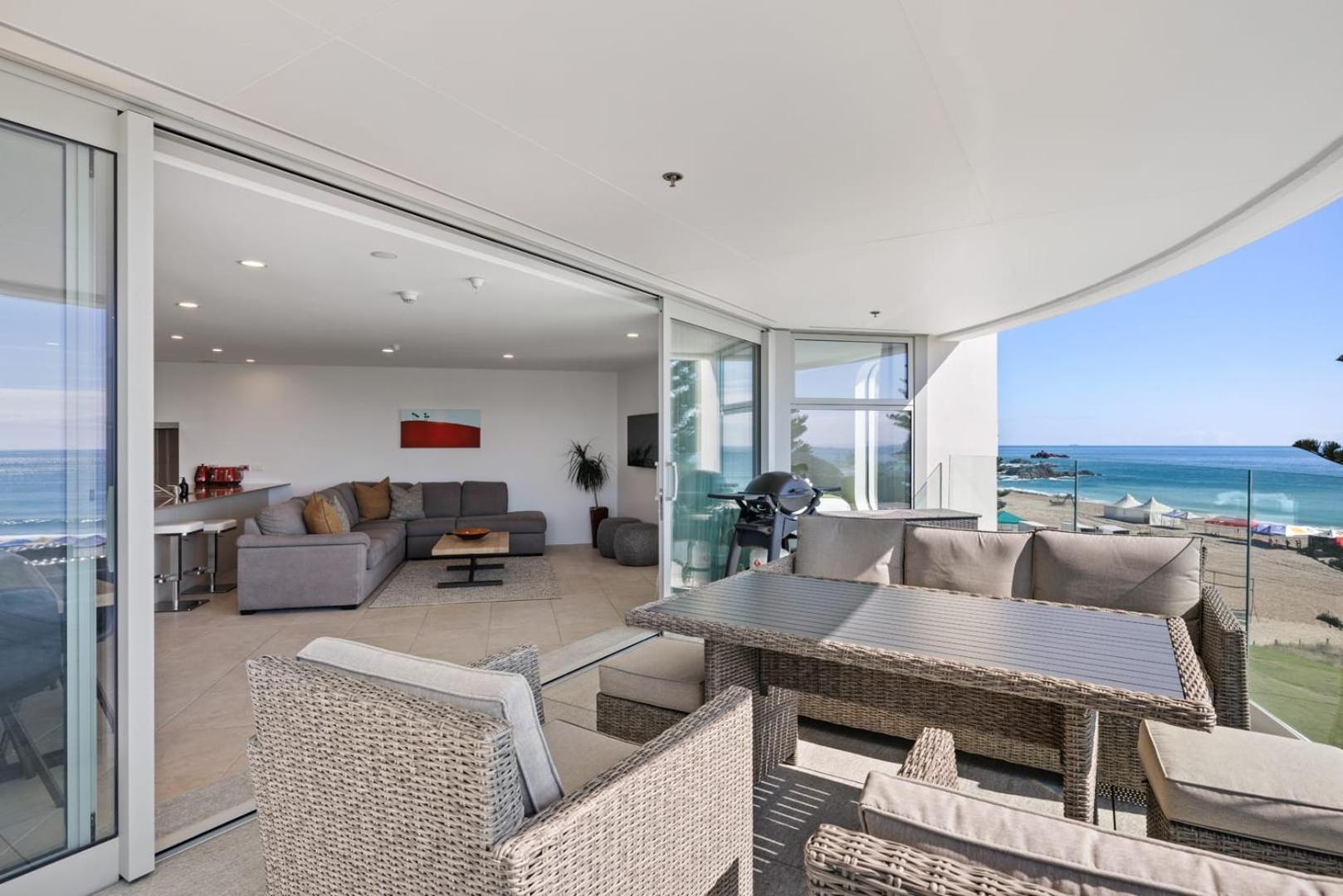 Oceanside Bliss - Absolute Beachfront - Uninterrupted Ocean Views With Pool Apartment Mount Maunganui Luaran gambar