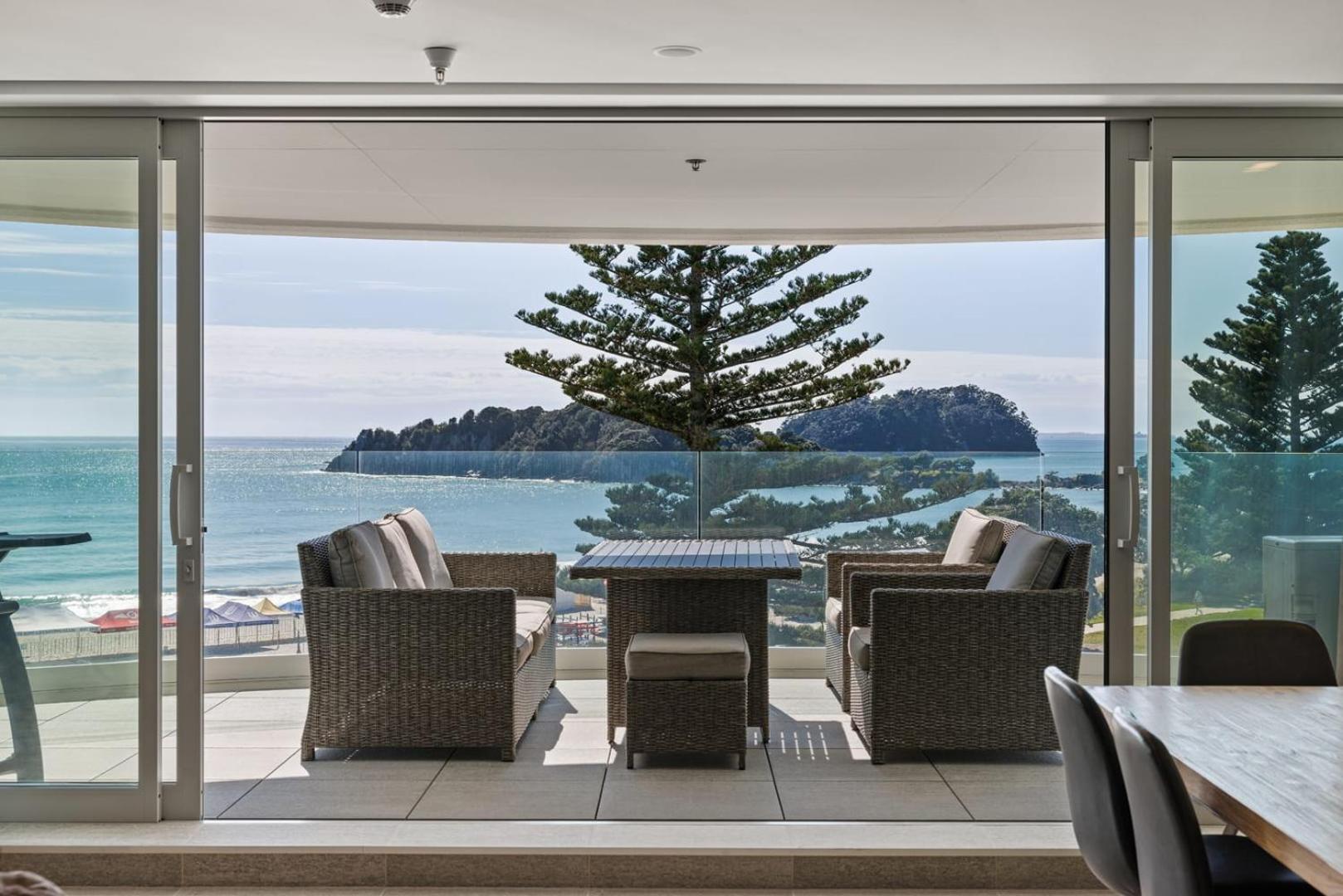 Oceanside Bliss - Absolute Beachfront - Uninterrupted Ocean Views With Pool Apartment Mount Maunganui Luaran gambar