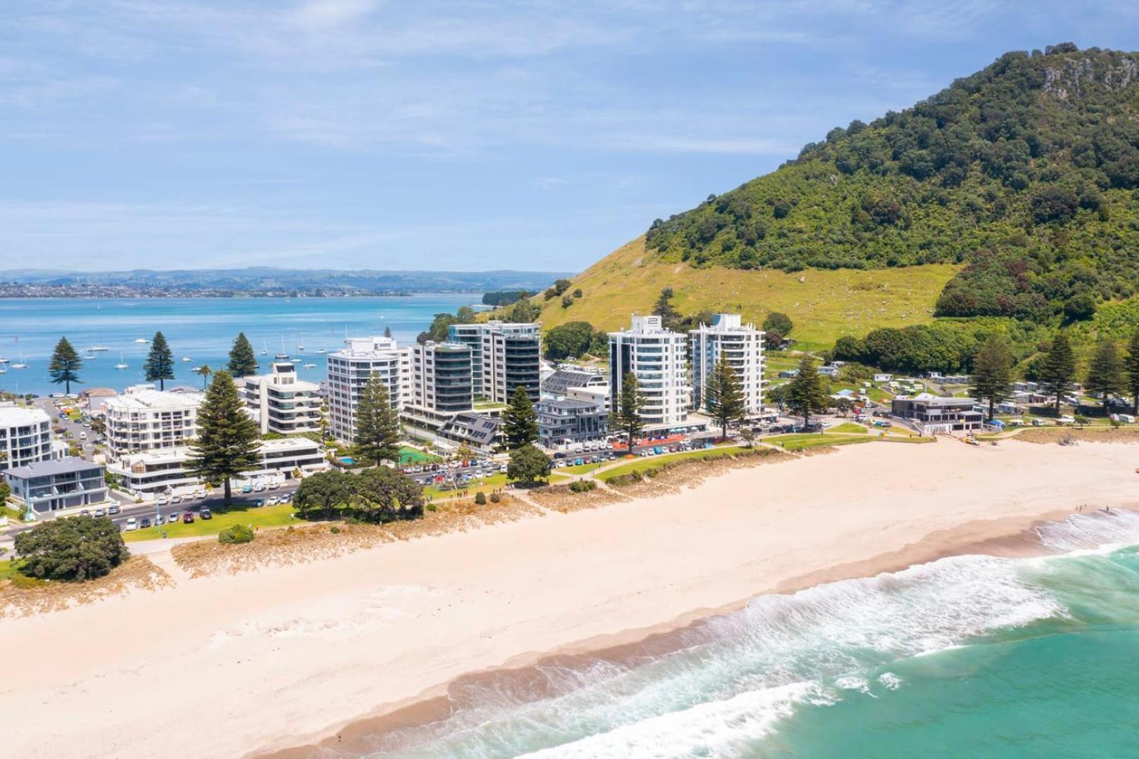 Oceanside Bliss - Absolute Beachfront - Uninterrupted Ocean Views With Pool Apartment Mount Maunganui Luaran gambar