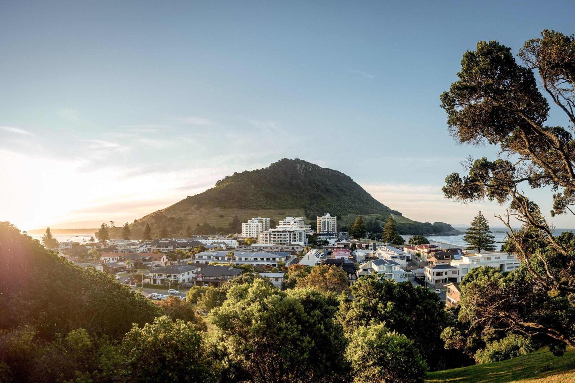 Oceanside Bliss - Absolute Beachfront - Uninterrupted Ocean Views With Pool Apartment Mount Maunganui Luaran gambar