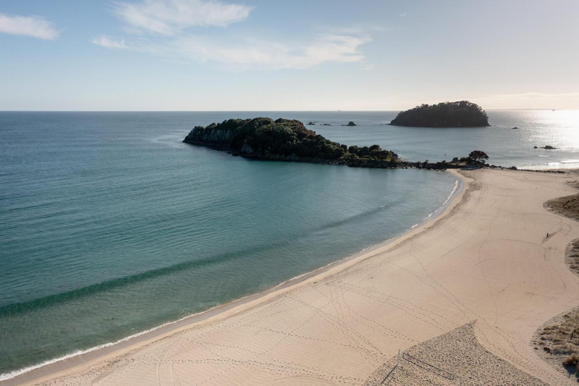 Oceanside Bliss - Absolute Beachfront - Uninterrupted Ocean Views With Pool Apartment Mount Maunganui Luaran gambar