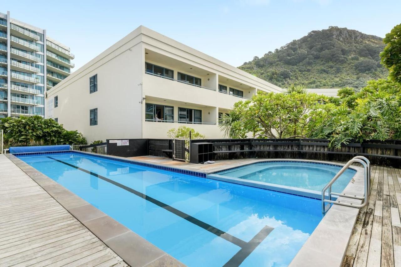 Oceanside Bliss - Absolute Beachfront - Uninterrupted Ocean Views With Pool Apartment Mount Maunganui Luaran gambar